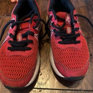 Boys asics cross country shoes size 2